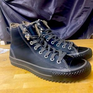 Winterized converse chuck Taylor size 8 men or women size 10